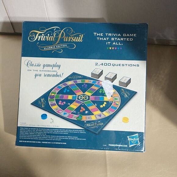 Hasbro Gaming Trivial Pursuit Board Game Classic Edition New Sealed. - Picture 1 of 5